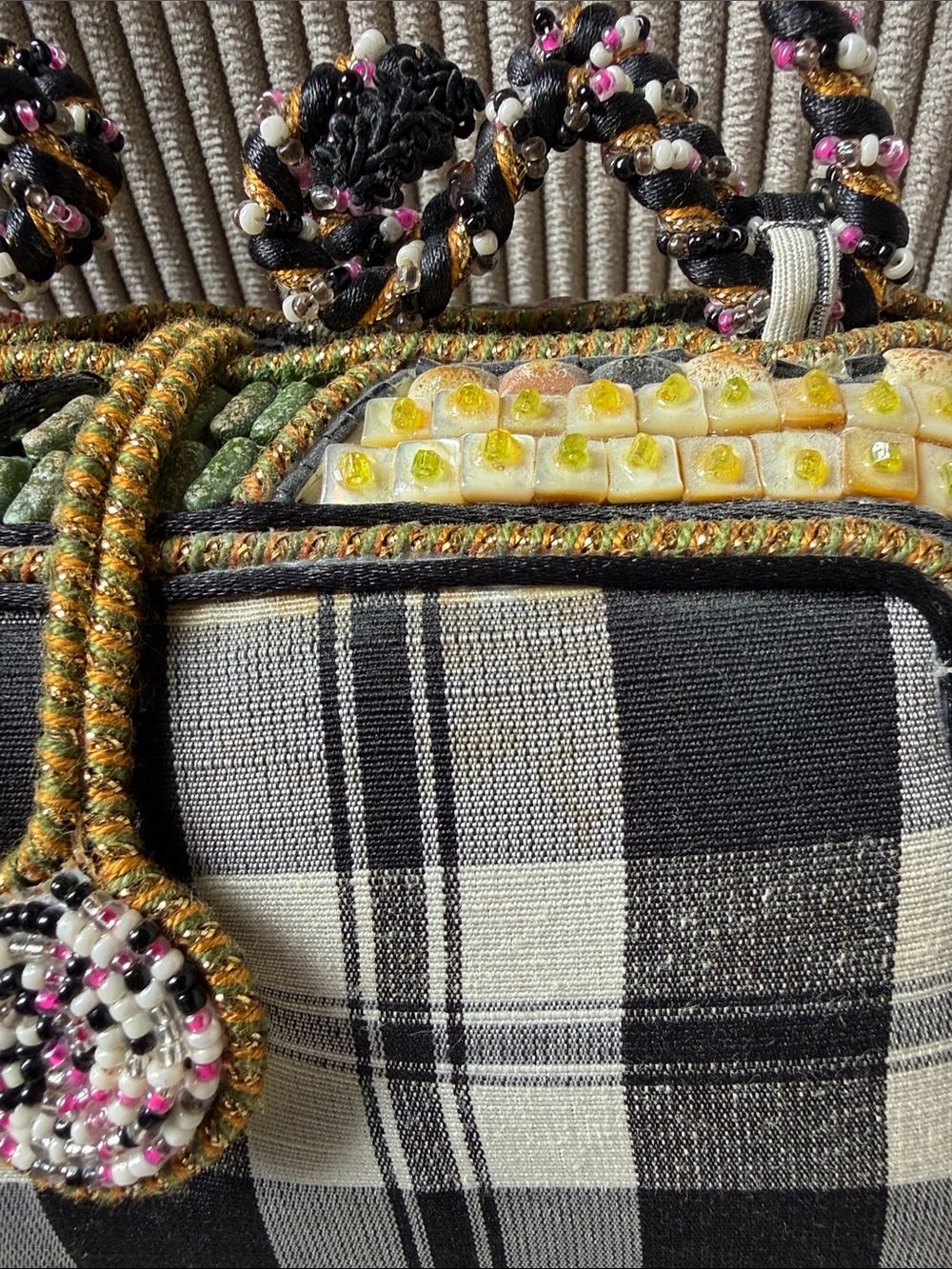 Mary Frances Floral Design Bag - Picture 4 of 9